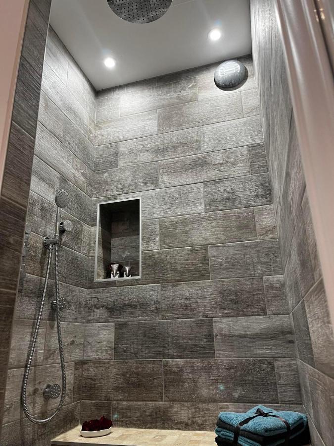 Le Marechal Duplex - Avec Jacuzzi - Hyper Centre Apartment